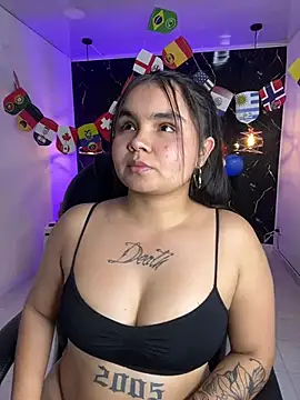 Snapshot of TifanyRoseX chatting on July 6, 2026, 7:38 pm TifanyRoseX online show from July 6, 2026, 7:38 pm