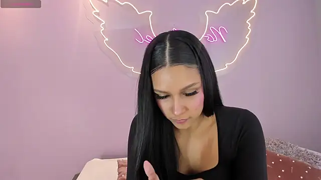 TalianaHernandez online show from July 14, 2026, 4:13 pm