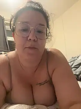 Snapshot of curvymayaxo chatting on June 9, 2026, 10:10 pm curvymayaxo online show from June 9, 2026, 10:10 pm