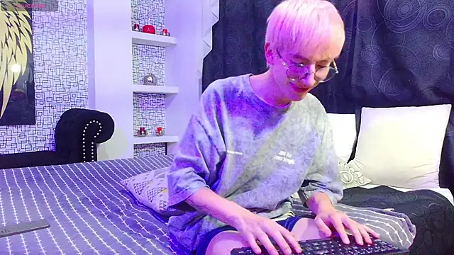axell stone  online show from July 28, 2026, 8:52 pm