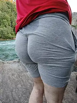Dickbetweencheeks online show from August 4, 2026, 12:25 am