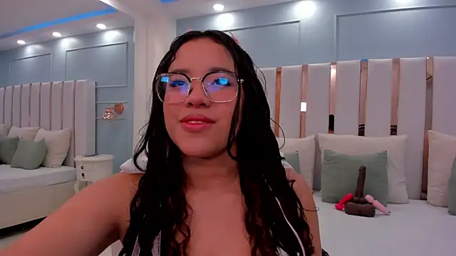 shayra alina online show from August 8, 2026, 10:56 pm