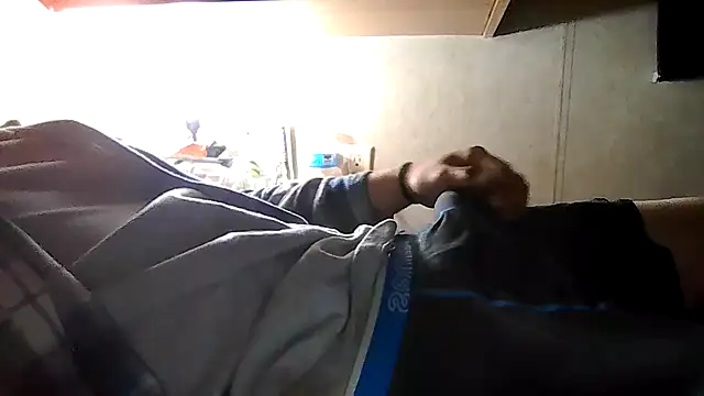 YUNG N8iV HUNG8210 online show from June 18, 2026, 3:29 am