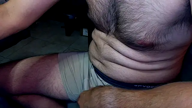 Snapshot of talltannhandsome chatting on July 27, 2026, 1:07 pm talltannhandsome online show from July 27, 2026, 1:07 pm