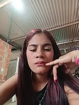Snapshot of dulce_amber21 chatting on July 14, 2026, 12:44 pm dulce amber21 online show from July 14, 2026, 12:44 pm