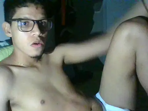 Snapshot of twink_vibes chatting on June 19, 2026, 5:56 am twink vibes online show from June 19, 2026, 5:56 am