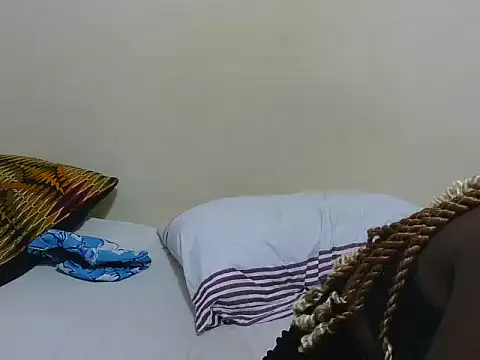 Snapshot of Arriana_ chatting on July 28, 2026, 8:52 pm Arriana online show from July 28, 2026, 8:52 pm
