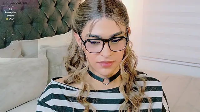 Snapshot of Scarlethvhonparker chatting on February 15, 2026, 2:41 am Scarlethvhonparker online show from February 15, 2026, 2:41 am