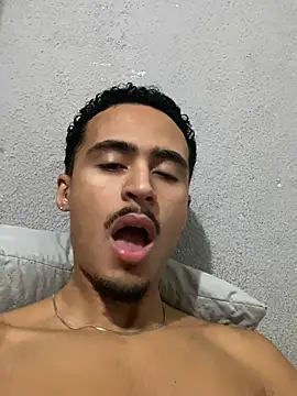 Snapshot of Mendeslukas chatting on June 11, 2026, 7:23 pm Mendeslukas online show from June 11, 2026, 7:23 pm