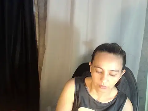 Snapshot of Ms_kendilux chatting on July 20, 2026, 6:28 am Ms kendilux online show from July 20, 2026, 6:28 am