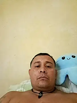 parejacalientenik online show from June 22, 2026, 10:51 pm