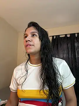 Snapshot of Veronica_M chatting on June 27, 2026, 6:13 pm Veronica M online show from June 27, 2026, 6:13 pm