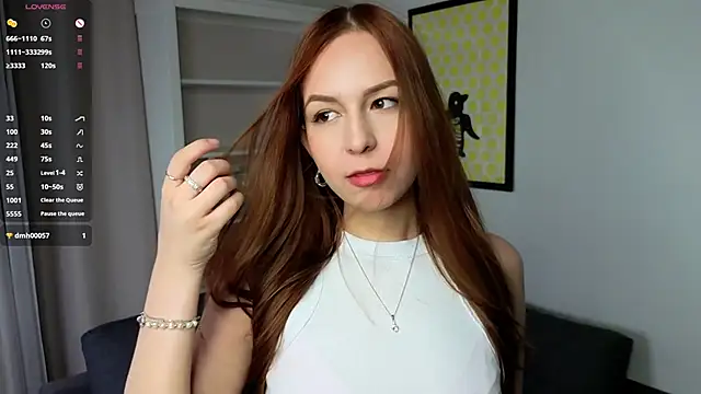 EvelyneBasse online show from June 13, 2026, 9:35 pm