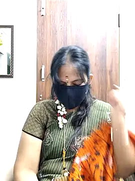 Snapshot of Tamil_white_beauty chatting on June 21, 2026, 5:15 pm Tamil white beauty online show from June 21, 2026, 5:15 pm