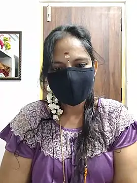 Snapshot of Tamil_white_beauty chatting on July 9, 2026, 6:01 pm Tamil white beauty online show from July 9, 2026, 6:01 pm