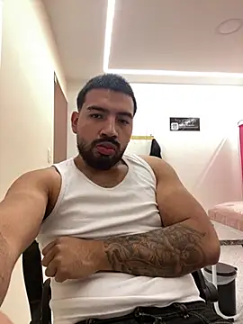 Massimo Moretti online show from July 13, 2026, 8:44 pm