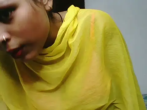 Snapshot of RADHIKA_SINGH8 chatting on June 19, 2026, 6:18 am RADHIKA SINGH8 online show from June 19, 2026, 6:18 am