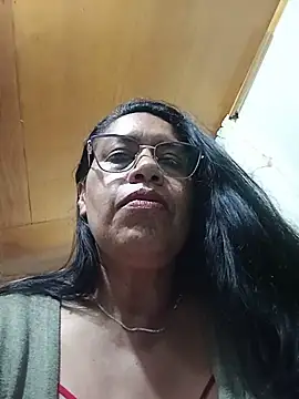 Snapshot of Emilif_ chatting on June 20, 2026, 12:47 am Emilif online show from June 20, 2026, 12:47 am