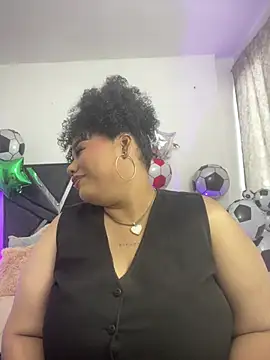 Snapshot of SunniieeFrequency chatting on June 21, 2026, 8:22 pm SunniieeFrequency online show from June 21, 2026, 8:22 pm
