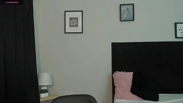 Snapshot of Sara_B chatting on July 17, 2026, 6:02 pm Sara B online show from July 17, 2026, 6:02 pm