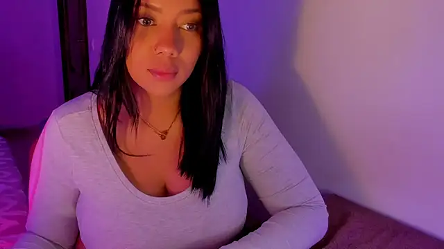 NicolePasqualott online show from May 7, 2026, 8:58 pm
