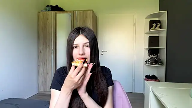 SpanishRooter online show from June 22, 2026, 10:01 am