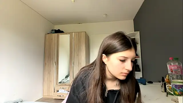 SpanishRooter online show from July 27, 2026, 7:59 am