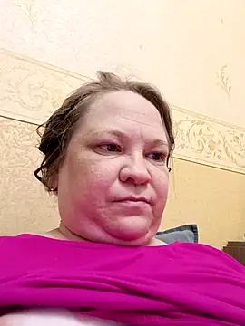 -ELLILOVE- online show from June 19, 2026, 6:34 pm