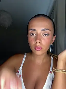 Harrietbronzex online show from June 20, 2026, 1:36 pm
