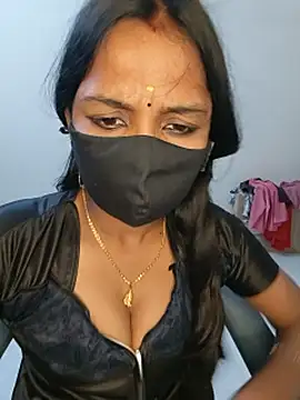 Snapshot of YALINITWO7_TAMIL chatting on July 29, 2026, 8:18 pm YALINITWO7 TAMIL online show from July 29, 2026, 8:18 pm