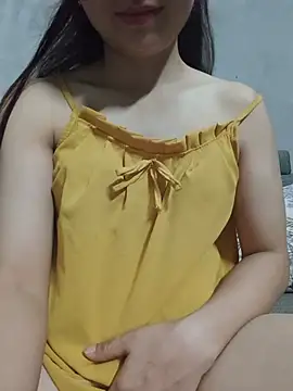 Snapshot of camri-zz chatting on July 4, 2026, 2:56 pm camri-zz online show from July 4, 2026, 2:56 pm