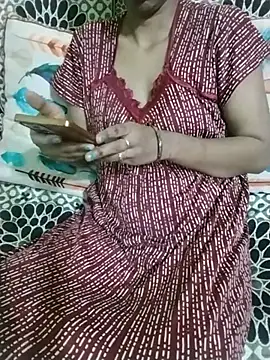 Snapshot of Unmarried_girl chatting on July 22, 2026, 6:27 am Unmarried girl online show from July 22, 2026, 6:27 am