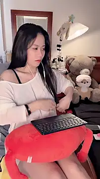 Rosane00 online show from June 19, 2026, 4:17 am