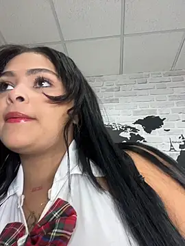 HoneyBunXXX online show from August 4, 2026, 9:06 pm