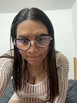 Mia monroe1 online show from August 6, 2026, 4:47 am