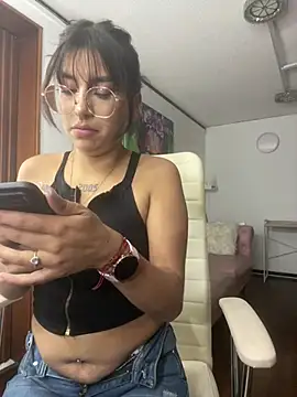Snapshot of GabyLopez_Pink chatting on June 19, 2026, 3:11 am GabyLopez Pink online show from June 19, 2026, 3:11 am