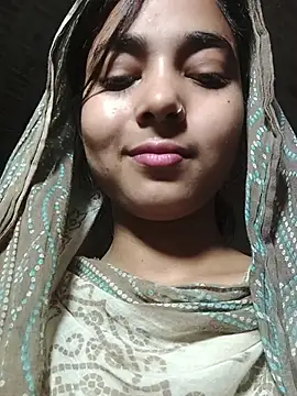 Snapshot of Simran_143 chatting on July 17, 2026, 4:34 pm Simran 143 online show from July 17, 2026, 4:34 pm