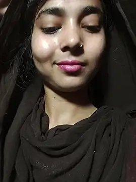 Snapshot of Simran_143 chatting on July 23, 2026, 4:27 pm Simran 143 online show from July 23, 2026, 4:27 pm