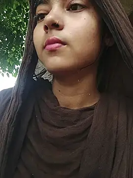 Snapshot of Simran_143 chatting on July 29, 2026, 4:10 am Simran 143 online show from July 29, 2026, 4:10 am