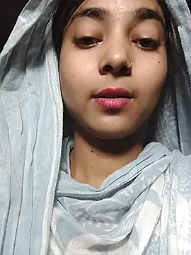 Snapshot of Simran_143 chatting on July 29, 2026, 5:11 pm Simran 143 online show from July 29, 2026, 5:11 pm