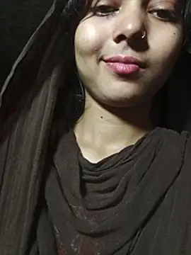 Snapshot of Simran_143 chatting on August 1, 2026, 4:50 pm Simran 143 online show from August 1, 2026, 4:50 pm