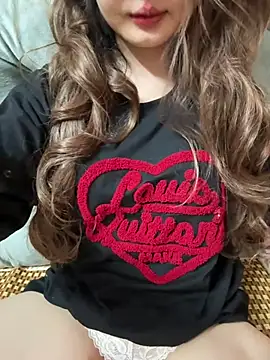 Rabbit-Cute online show from June 19, 2026, 9:18 pm