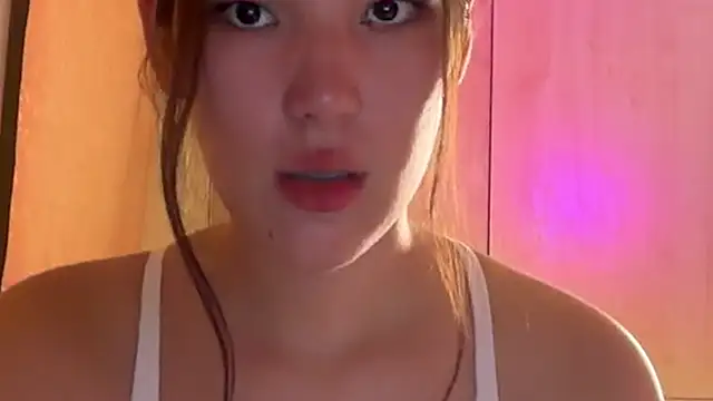 Snapshot of Lillie_sunn chatting on August 3, 2026, 10:46 pm Lillie sunn online show from August 3, 2026, 10:46 pm