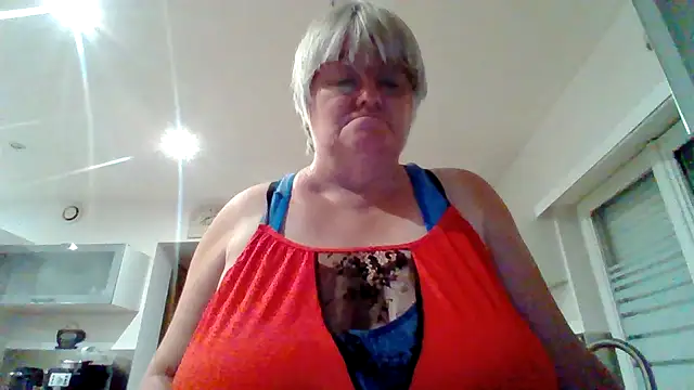 coquinesensuel online show from June 25, 2026, 8:13 pm