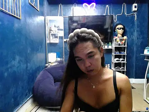 Snapshot of SexyBigButtNegs chatting on June 21, 2026, 5:26 pm SexyBigButtNegs online show from June 21, 2026, 5:26 pm