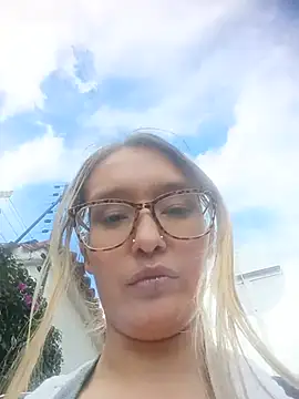 karla-giraldo1 online show from July 24, 2026, 2:04 pm