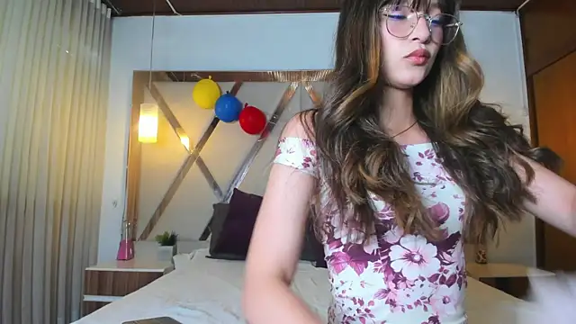 ZoeDear  online show from July 15, 2026, 10:37 pm