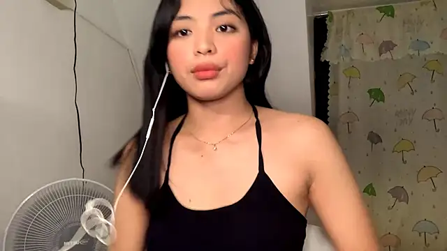 Snapshot of Hazelanne chatting on July 18, 2026, 1:48 pm Hazelanne online show from July 18, 2026, 1:48 pm
