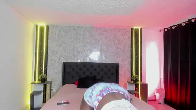 mirandaPriesly online show from June 30, 2026, 12:39 pm