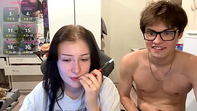 JadeNoiiir online show from July 25, 2026, 6:49 pm